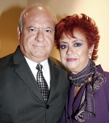 Luis E. Hernández y Teresa de Hernández.