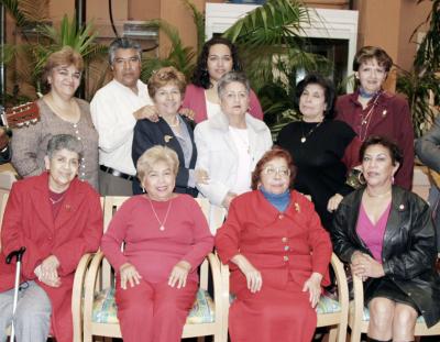 Integrantes del Grupo de Bohemia Alborada se reunieron recientemente para festejar su quinto aniversario, además de celebrar de Día del Amor y Amistad