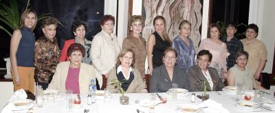 24 de febrero de 2005

Martha Nelly Enríquez de González recibió numerosas felicitaciones de sus familiares y amigas en la reunión que le ofrecieron