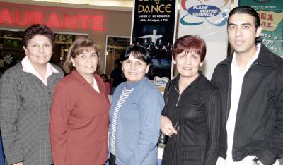 25 de febrero de 2005

Silvia de Reyes, Olga de Ortiz, Elvira de Arguijo, Irma de Jurado y Mario Ortiz