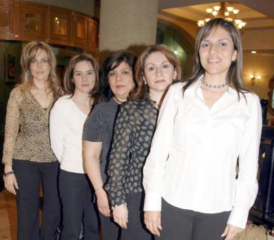 Irma de González, Sagrario de Nacoud, Maru de Rosales, Juani de García y Lulú de Babún.