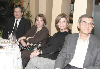 Alejandro Ramo, Gaby Suárez de Ramos, Nury Farrás de Murra y Eduardo Murra Marcos.