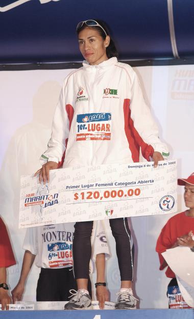 Una gran cantidad de reconocimientos, fueron entregados antes de la ceremonia de premiación de las categorías Élite y Master en ambas ramas, en el auditorio del Museo Regional de La Laguna.