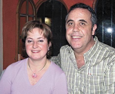 Ana Rosa Tricio de Gómez y Santiago Gómez