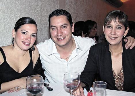 Karla Tavera, Oscar Ollivier y Odila de Ollivier