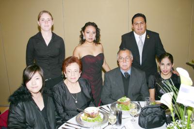 Sara Brookshier, Ai Nosue, Laura Elena de Yañez, Rodolfo Yáñez, Margarita Macías, Mario Quiñones y Evenora Méndez .