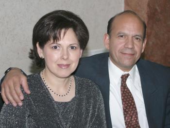 José González y Sandra Nájera de González