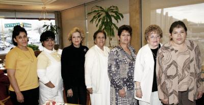 Cristina de Rosales, Chelito Soto, Lourdes Bañuelos, Hilda de Medina, Angélica de Recio, Mayela Silva y Gudelia de García.