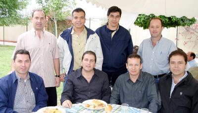 Florencio Gil García celebró su cumpleaños en compañía de sus amigos.