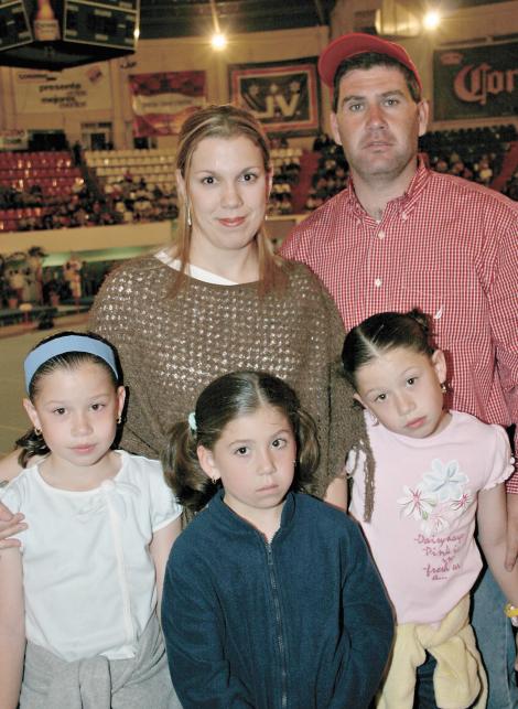 Guillermo A. Gilio, Graciela de Gilio, Gracie, Pia y Vale