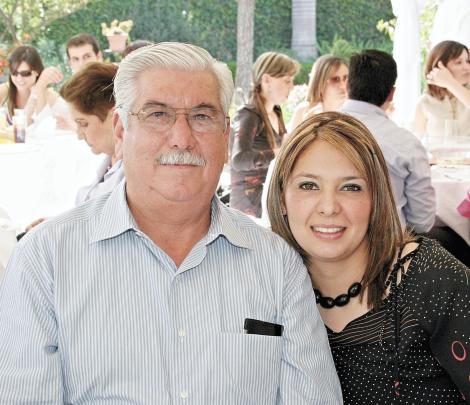 Servando A. Ramírez Álvarez y su hija Liliana Ramírez Gireud