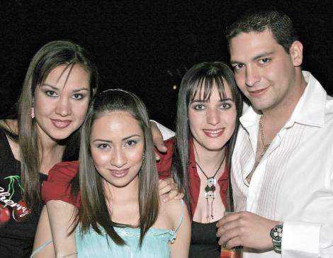 Lety Castro, Claudia Velasco, Berenice Ramírez y Vidal Jaidar