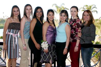 Olga Irma Medina Ramírez con sus amigas Valeria Correa, Susana Lerma, Lulú Cardona, Minerva Soto, Blanca Ruiz y Cristy Soriano.