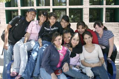 30 de marzo 2005 

Bárbara Olmedo, Melissa Meraz, Norma Pineda, Rocío Díaz, Karla Robles, Sheila Palacios, Amelia Cárdenas, Laura Macías, Layla Miranda y Alfredo Vielma.