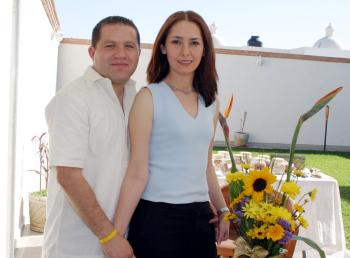 Robin Guzmán Méndez y Angélica Aceves Mirmontes contraerán nupcias el próximo 17 de septiembre de 2005.