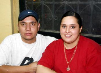 Juan Carlos Veloz y Laura López de Veloz.