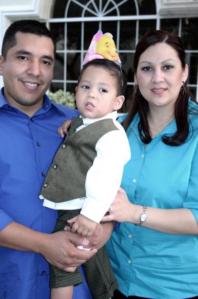 Con motivo de su segundo cumpleaños el pequeño Andrés Misael Gutiérrez Aguayo fue fsetejado con una fiesta por sus papás Francisco Misael Gutiérrez y Marlene Aguayo de Gutiérrez.