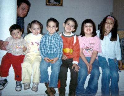 04 de abril 

David González, Rocío Cornejo, Ricardo González, Ernesto Cornejo, Ana Laura González y Valeria González