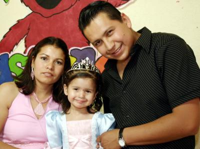 Mireya López Rodríguez y Luis Roberto Rodríguez festejaron a su pequeña Kassandra Rodríguez López.