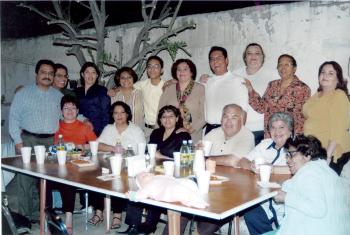 Juan Carlos Gottfriend Favela cumplió  15 años de vida, por lo que le ofrecieron una fiesta sus tíos, Jesús, Sergio y Jorge Favela.j