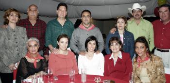 Verónica Armendáriz, Lulú Jaidar, Bety Martínez, Cristy Zesati, Eulalia Armendáriz, Martín Macías, Chito Marrufo,; Leticia Gress, Juan Carlos Galindo, Martha y Juan Armendáriz.