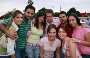 Katia Villarreal, David Portal, Ana laura Quintero, Roberto Villarreal, Paco García, Marcela Lavín, Marcela Albéniz y Paty Lugo