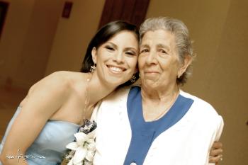 21 de abril 
Gabriela Aguirre junto a su abuela, la Sra. María del Socorro Rodríguez Cerda.