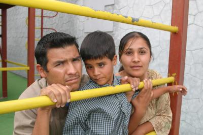 Mario Alberto Salinas, Alejandra Martínez y Roberto Carlos Salinas.