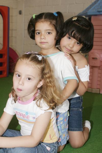 Nadia Batarse, Diana  Garza y Amanda González