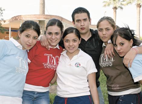 Julia Medina, Mariana Lozano, Marcela Jaime, Edwin Quintero, Mary Carmen Betancourt y Paulina Aldaba