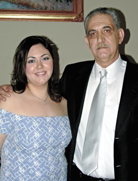 Katryn Kort y su padre Gabriel Kort Abularach