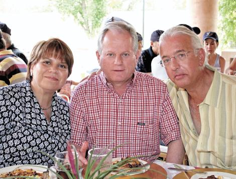 Guadalupe Villarreal de Estrada, Jorge Estrada y José Antonio Valdes