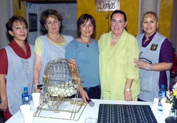 Lucía Mourey, Chelo Gilio, Velia Montellano, Tere Flores y Coco Esquerra.