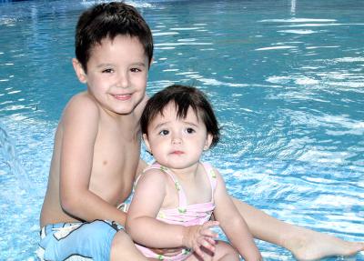 Miguel y Ximena Garza