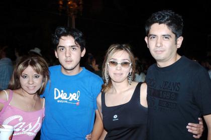 Cecybel, Pepe, Evis Delgado y Gil Romero