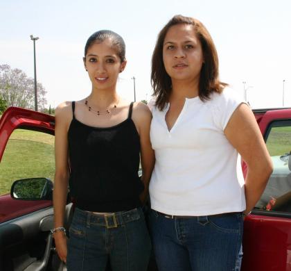 Dorieli Cardoza y María Elena Velasco