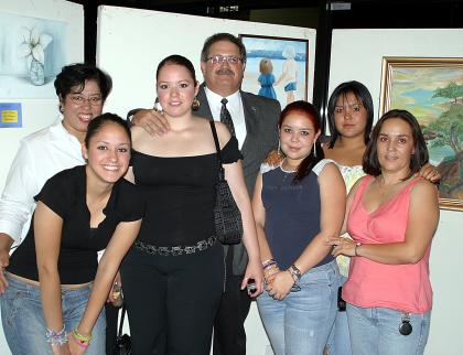 Daniela, Elena, Julieta, Alfredo, Alejandra, Ayla y Marisela.