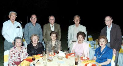 Conchita de Cantú, Aida de Villarreal, Cristina de Yarza, Bertha de Berlanga, Licha de Villarreal, Aristeo Cantú, Mario Villarreal, Antonio Yarza, Sergio Berlanga y Jospe Villarreal.