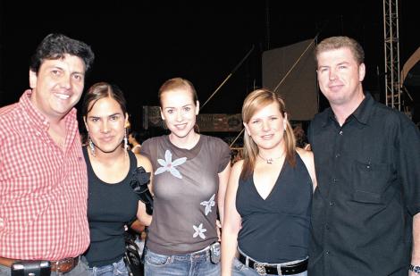 Ernesto Thomé, Mónica Villalobos, Ana Gilio, Aurora Tenorio y Carlos López