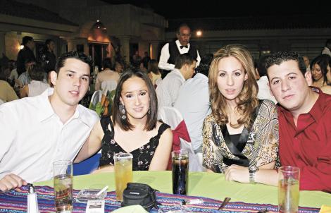 Hector Campos, Montse Gutiérrez, Lorena Pérez y Humberto Rosas