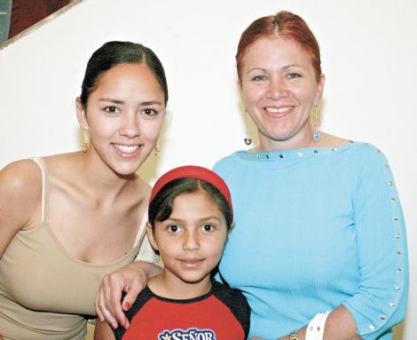 Paty y Ana Sofía Madero y Carmen Madero de Pinto