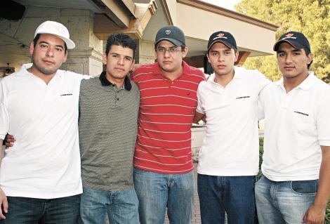 CAMPESTRE TORREON
Manuel Campos, Valente Chávez, Raúl Aguilera, Santiago Gómez y Miguel