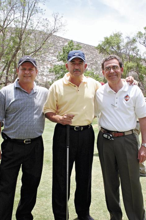 CAMPESTRE GOMEZ
Gerardo Castellón, Gerardo González Dueñes y Javier Amarante