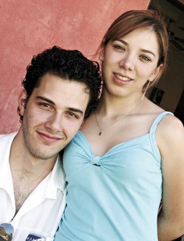 18 de mayo 
 Giorgio Aronis y Jéssica Flores.