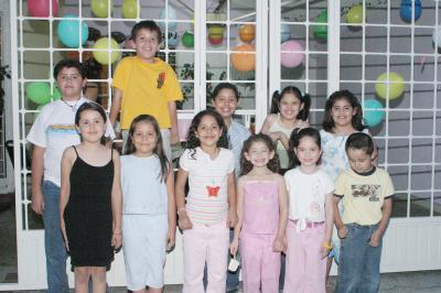 Gerardo Ibarra, Alonso, Pamela, Brenda, y Paola Villalobos, Ana Karen, Mariana y Daniela Ceniceros, Fidel García, Jesús Villalobos, Sergio Ceniceros, Gerardo Ceniceros y Diana Muñoz en pasado convivio infantil.