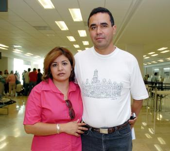 22 de mayo 

Víctor Fraire viajó a Tijuana y lo despidió Laura de Fraire.