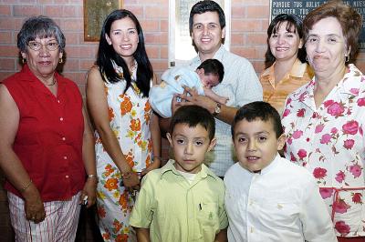 Dolores Méndez, María Celia García, Aldo Saucedo, Jorge Saucedo, Gael Saucedo, Eva Saucedo, Jorge Saucedo y Sra. Ramos en pasado convivio.