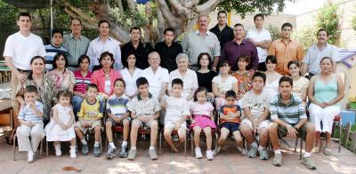 Familias Alanís Ramírez, Alanís Luna, Blanco Alanís, Alanís López, Martínez Alanís, Alanís Sosa, Villarreal Alanís y Alanís Pérez, en pasado convivio