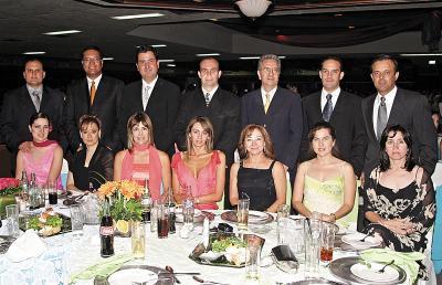 Julián y Rocío de Alba, Juan Alberto y Rosa Delia Wong, Roberto y Leticia de Natera, Antonio y Cristy de Gutiérrez, Federico y Josefina López, Claudio y Verónica de Meléndez, Javier y Susana de Lechuga.