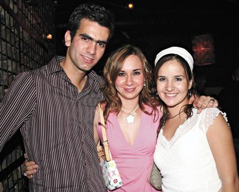 Gerardo Faccuseh, Paulina Navarrete y Marian Peña